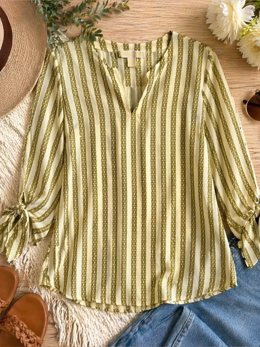 Michael Kors Chain Print Blouse 1X Gold Cream Tie Sleeve V Neck Top - Picture 9 of 9